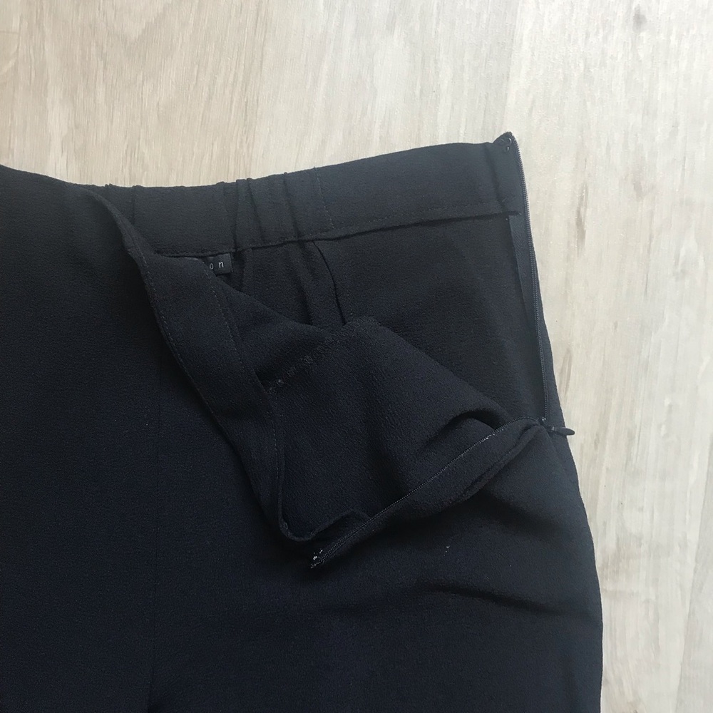 Kmart Attention Women's Black Capri Pants With Pockets & Zipper (Large 12 - 14) - Picture 2 of 3